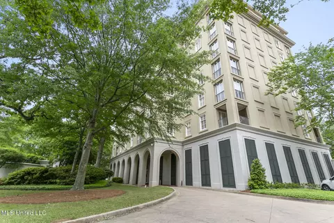 1200 Meadowbrook Rd #49, Jackson, MS 39206