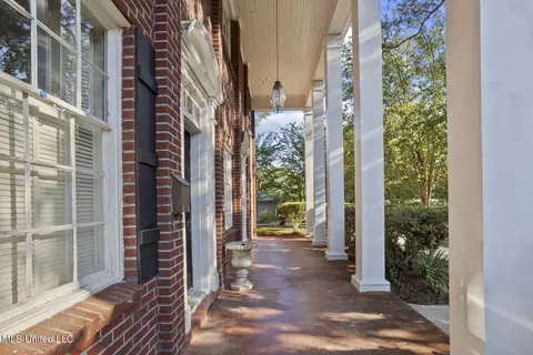 1076 Avondale St, Jackson, MS 39216