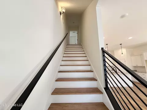 Entry Way - 818 W Quitman Ct, Nesbit, MS 38651 photo 4 of 4