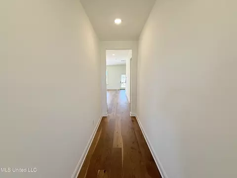 Entry Way - 818 W Quitman Ct, Nesbit, MS 38651 photo 1 of 4