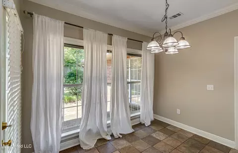 Dining - 420 Fairfield Dr, Madison, MS 39110 photo 2 of 2