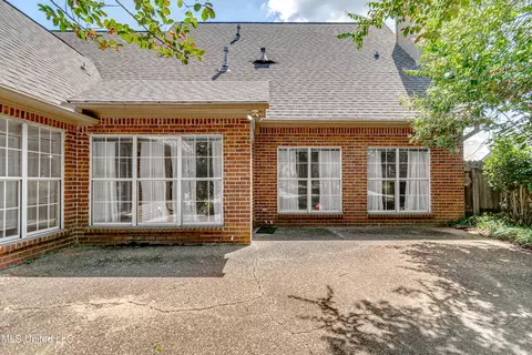 Exterior - 420 Fairfield Dr, Madison, MS 39110 photo 7 of 11