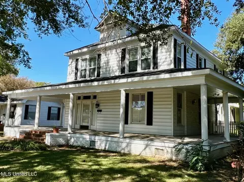413 E Claiborne Ave, Greenwood, MS 38930