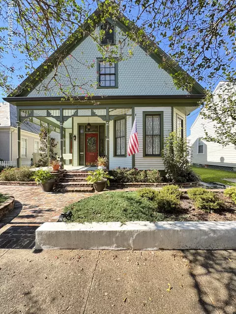 306 S Rankin St, Natchez, MS 39120