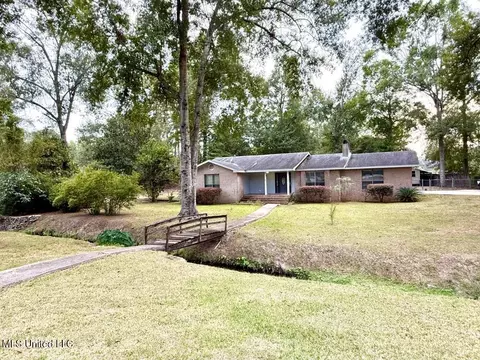 1301 Third Ave, Picayune, MS 39466