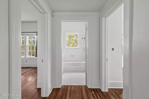 Entry Way - 1320 Greymont Ave, Jackson, MS 39202 photo 5 of 5