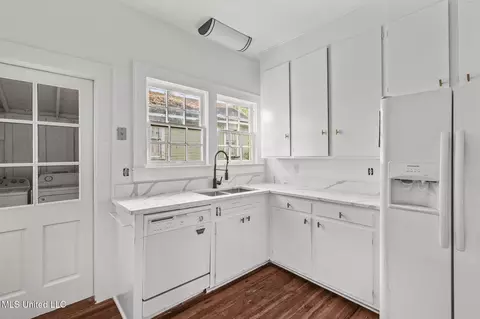 Kitchen - 1320 Greymont Ave, Jackson, MS 39202 photo 2 of 2