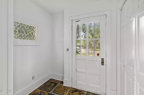 Entry Way - 1320 Greymont Ave, Jackson, MS 39202 photo 1 of 5