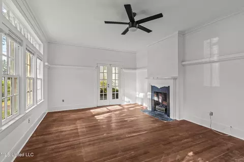Living - 1320 Greymont Ave, Jackson, MS 39202 photo 1 of 5