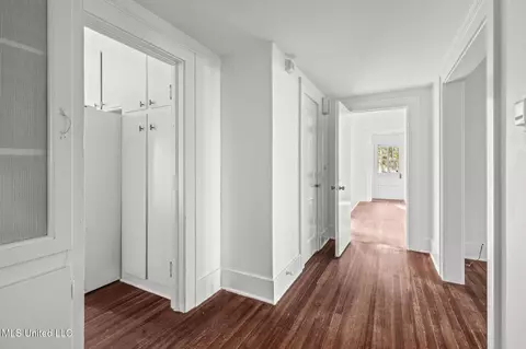 Entry Way - 1320 Greymont Ave, Jackson, MS 39202 photo 2 of 5