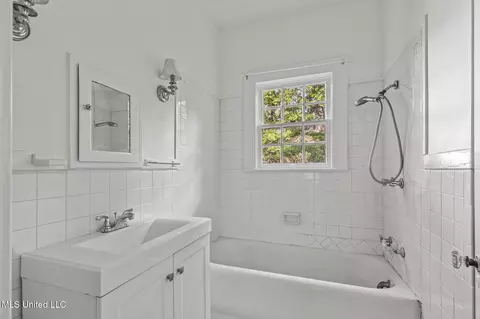 Bath - 1320 Greymont Ave, Jackson, MS 39202 photo 3 of 3
