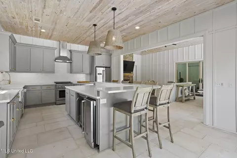Kitchen - 103 Cherry Laurel Ct, Ridgeland, MS 39157 photo 6 of 8