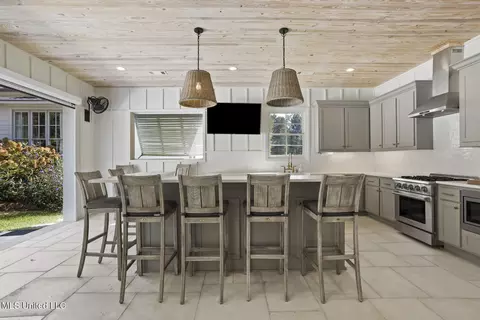 Kitchen - 103 Cherry Laurel Ct, Ridgeland, MS 39157 photo 7 of 8