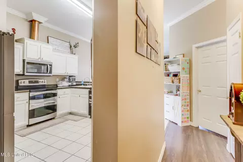 Entry Way - 451 Pinecrest Cir, Long Beach, MS 39560 photo 1 of 2