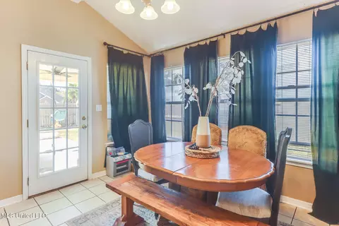 Dining - 451 Pinecrest Cir, Long Beach, MS 39560 photo 1 of 1