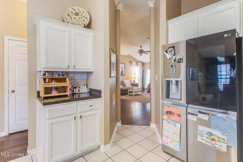 Entry Way - 451 Pinecrest Cir, Long Beach, MS 39560 photo 2 of 2