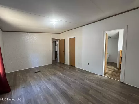 Living - 124 Ida Miller Rd, Lucedale, MS 39452 photo 4 of 6