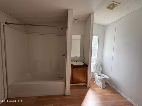 Bath - 124 Ida Miller Rd, Lucedale, MS 39452 photo 5 of 6