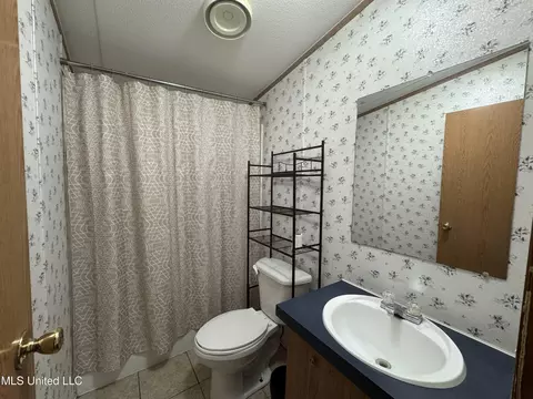 Bath - 124 Ida Miller Rd, Lucedale, MS 39452 photo 1 of 6