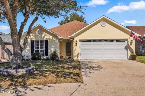 2090 Woodfield Ln, Biloxi, MS 39532