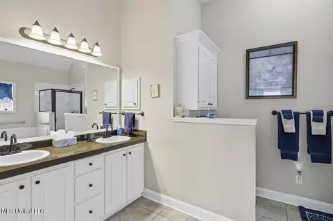 Bath - 125 Memory Ln, Madison, MS 39110 photo 1 of 3