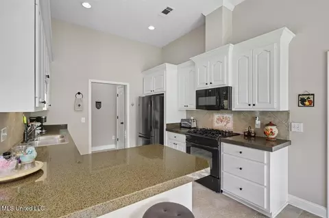 Kitchen - 125 Memory Ln, Madison, MS 39110 photo 1 of 4