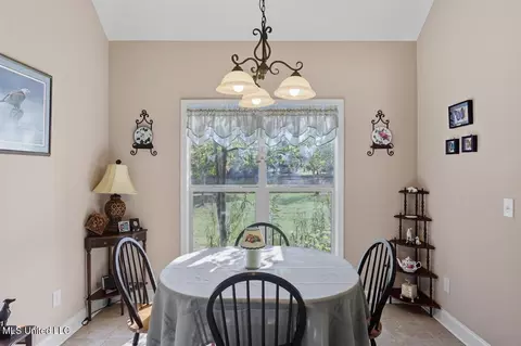 Dining - 125 Memory Ln, Madison, MS 39110 photo 1 of 4
