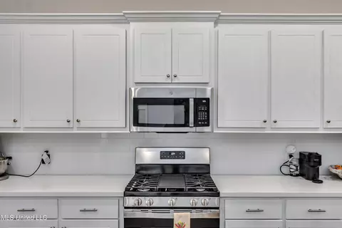 Kitchen - 110 Bailey Cv, Canton, MS 39046 photo 4 of 6