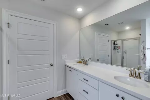 Bath - 110 Bailey Cv, Canton, MS 39046 photo 5 of 7
