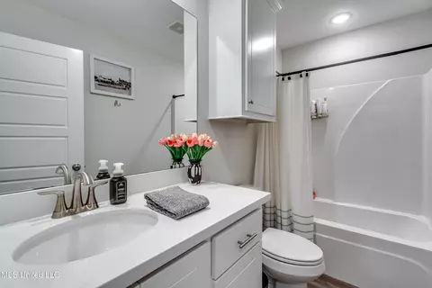 Bath - 110 Bailey Cv, Canton, MS 39046 photo 7 of 7
