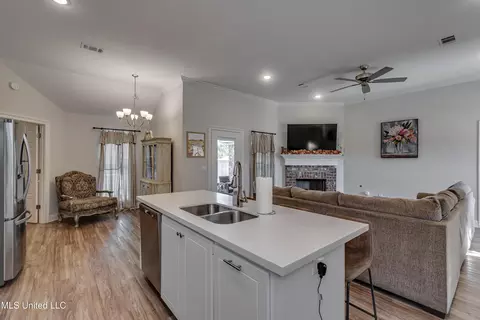 Kitchen - 110 Bailey Cv, Canton, MS 39046 photo 5 of 6