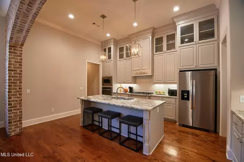 Kitchen - 249 Grayhawk Dr, Madison, MS 39110 photo 2 of 5