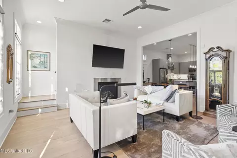 Living - 159 Harper St, Ridgeland, MS 39157 photo 1 of 3