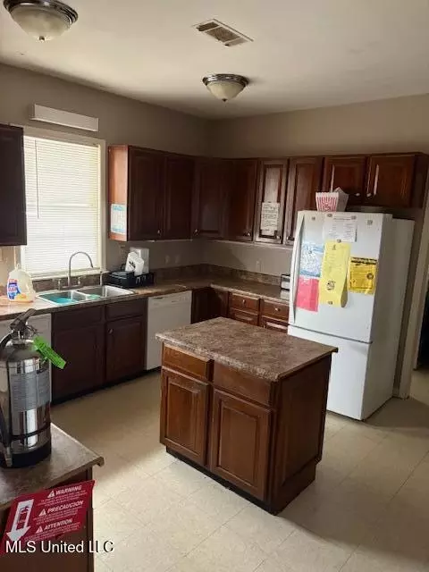 Kitchen - 345 Simmons Rd, Lyon, MS 38645 photo 1 of 1