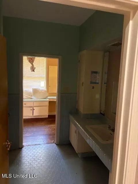 Bath - 345 Simmons Rd, Lyon, MS 38645 photo 2 of 2