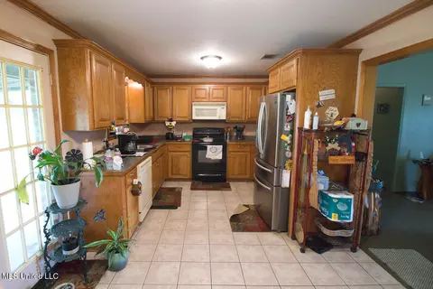 Kitchen - 1122 Berthadale Rd, Mccomb, MS 39648 photo 1 of 1