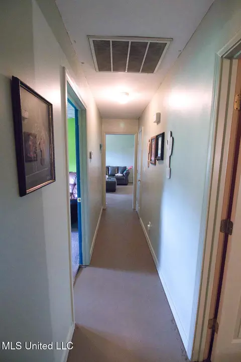 Entry Way - 1122 Berthadale Rd, Mccomb, MS 39648 photo 3 of 3