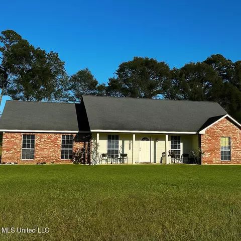 Exterior - 1122 Berthadale Rd, Mccomb, MS 39648 photo 2 of 5
