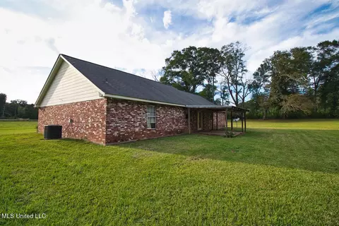 Exterior - 1122 Berthadale Rd, Mccomb, MS 39648 photo 5 of 5