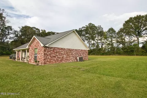 Exterior - 1122 Berthadale Rd, Mccomb, MS 39648 photo 4 of 5