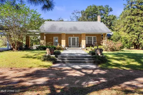 449 Oak Hill Rd, Poplarville, MS 39470