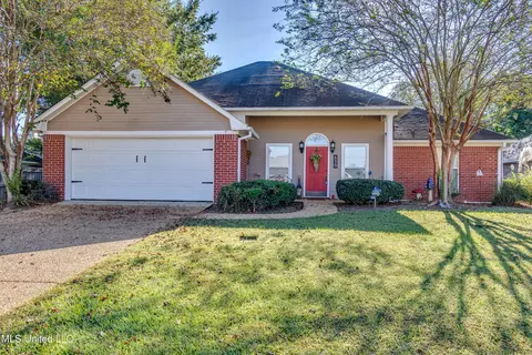 630 Summer Pl, Flowood, MS 39232