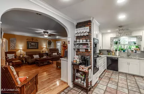 105 Center St, Flora, MS 39071 photo 10