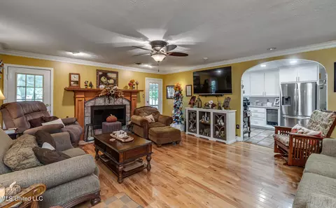 105 Center St, Flora, MS 39071 photo 3