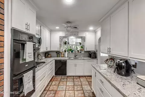 105 Center St, Flora, MS 39071 photo 12