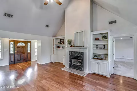 Living - 254 Waldrop Rd, Flora, MS 39071 photo 3 of 7