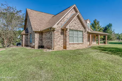 Exterior - 254 Waldrop Rd, Flora, MS 39071 photo 5 of 13