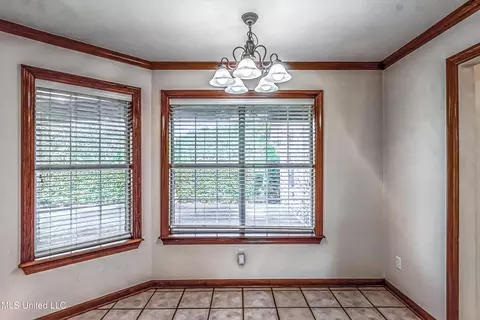 Dining - 254 Waldrop Rd, Flora, MS 39071 photo 1 of 1
