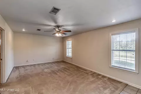 Living - 254 Waldrop Rd, Flora, MS 39071 photo 6 of 7