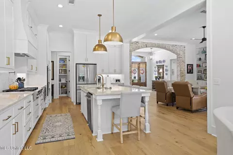 Kitchen - 413 W Oak Cir, Madison, MS 39110 photo 6 of 9